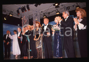 35mm vintage slide*1989 CAMPIONE D'ITALIA Kirk DOUGLAS Ursula ANDRESS premiati 3