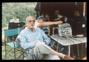 Fotografia d epoca originale 35mm vintage slide 1997 GRAZIE DI TUTTO Nino MANFREDI in pausa sul set 1