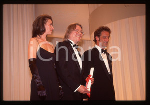 35mm vintage slide*1995 CANNES FILM FESTIVAL Christopher HAMPTON in premiazione