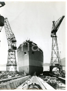 1955 LA SPEZIA - ANSALDO Folla assiste al varo della motonave GUIDO DONEGANI