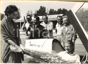 1956 AUTOMOBILISMO MONZA Gordon WILKINS ottiene record su FIAT-ABARTH 750 Foto