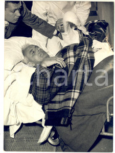1956 MILANO Pilota Luigi VILLORESI ricoverato per incidente a Castelfusano *Foto