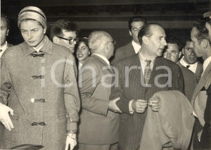 1957 ROMA Ingrid BERGMAN e Roberto ROSSELLINI in arrivo da Parigi - Foto 18x13