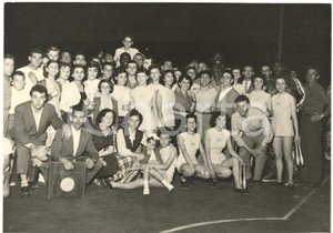 1953 GENOVA Squadra ginnastica ritmica con gli HARLEM GLOBETROTTERS - Foto 24x18