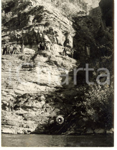 1956 BOBBIO Camion precipitato nel fiume TREBBIA - Folla assiste al recupero 