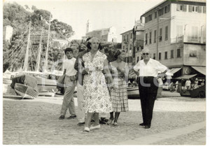 1957 PORTOFINO Vincent AURIOL Jacqueline AURIOL a passeggio sul molo *Foto
