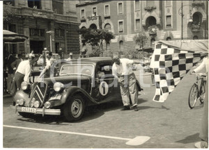 1953 ROMA Piazza Verdi - RALLY LIEGI-ROMA-LIEGI Controllo della corsa *Foto 