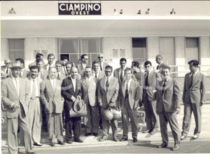 1955 ROMA CALCIO La Nazionale della Turchia atterrata a Ciampino - Foto 18x13
