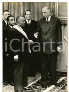 1960 PARIS Charles DE GAULLE accoglie Philibert TSIRANANA presidente MADAGASCAR