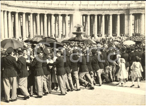1958 ROMA SAN PIETRO Pellegrinaggio alla salma di papa Pio XII *Foto 18x13 cm