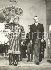1959 PARIS Ismail YAHYA ambassador of Malaysia after his meeting with DE GAULLE