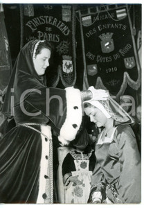 Fotografia d epoca originale 1954 LYON Palais de la MutualitÃ©  Ã‰lection nouvelle Duchesse de Savoie Foto 1