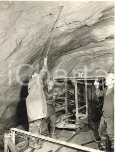 1960 COURMAYEUR Cantiere Traforo MONTE BIANCO - Operai staccano la roccia *Foto