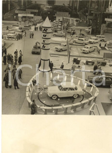 1960 PARIS Salon de l'Auto - Voitures SIMCA avec moteur RUSH - ONDINE RENAULT 