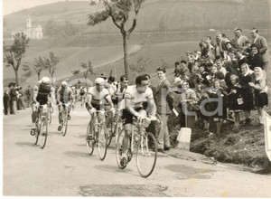 1957 CICLISMO GIRO D'ITALIA Il gruppo al Passo della Scoffera - Foto 18x13 cm