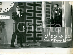 1956 LASCIA O RADDOPPIA? Mike BONGIORNO con il concorrente Gaddo TREVES *Foto 