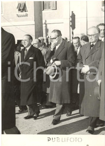 1953 RIVOLTA DI TRIESTE Sindaco Gianni BARTOLI ai funerali delle vittime *Foto
