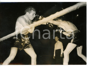 1955 MILANO BOXE Ray FAMECHON colpisce con un diretto Sergio MILAN *Foto 18x13