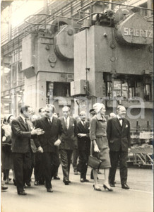 1959 FLINS Raniers et Grace de Monaco visitent Usines RENAULT - Photo 13x18 cm