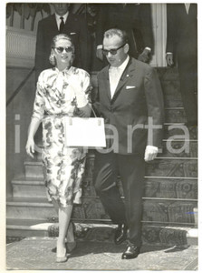1959 ROMA Principi Ranieri e Grace di Monaco escono dal Grand Hotel *Foto