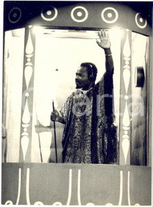 1957 LASCIA O RADDOPPIA? Il concorrente Olabisi AJALA in gara *Foto 13x18 cm