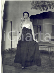 1960 TORINO Enza SAMPO' prova un abito per il Festival di Sanremo *Foto 13x18 cm