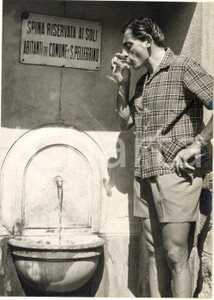 1955 SAN PELLEGRINO GIRO D'ITALIA Fausto COPPI beve alla fontana dei residenti