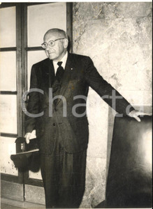 1958 MILANO Ritratto del regista Cecil B. DeMILLE in sala d'attesa - Foto 13x18