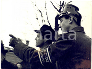 1954 BERLIN CONFERENCE A policeman as translater for Russian language *Photo