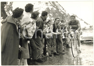 1957 GRAN SAN BERNARDO CICLISMO GIRO D'ITALIA Raphaël GEMINIANI in gara *Foto