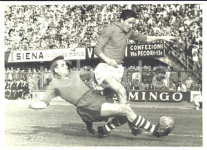 1960 ca FIRENZE CALCIO Orlando ROZZONI durante un'azione di gioco - Foto 18x13