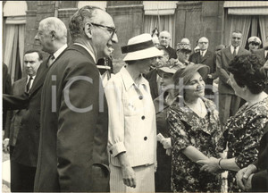 1960 PARIS Arturo FRONDIZI si congeda da Charles DE GAULLE e Michel DEBRÉ *Foto