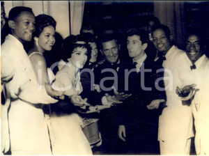 1958 PARIS OLYMPIA Gina LOLLOBRIGIDA e Jean MARAIS incontrano i PLATTERS - Foto