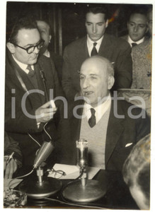 1957 ROMA Umberto TUPINI rassegna le dimissioni da sindaco *Foto 13x18 cm