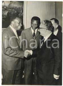 1963 ROMA Palazzo Chigi Giovanni LEONE e Cyrille ADOULA Primo Ministro del CONGO