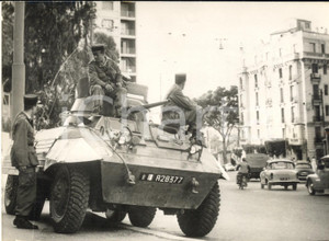1961 ALGER Police avec auto mitrailleuse patrouillant dans les rues *Photo 18x13