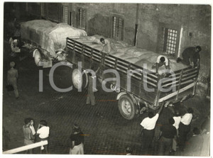 1953 ROMA Guardia di Finanza - Sequestro autotreno con sigarette di contrabbando
