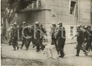 1960 ALGER Incidents pendant les cérémonies du 11 Novembre - Charge C.R.S. Photo