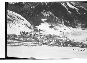 1921 MADESIMO (SO) Paesaggio invernale NEGATIVO ORIGINALE Negativo originale in bianco e nero su pellicola.  E' SEVERAMENTE VIETATA LA RIPRODUZIONE.TUTTI I DIRITTI SONO RISERVATI.ICharta mette in vendita, sul negozio eBay e in esclusiva sul sito "icharta" il proprio archivio composto da numerose diapositive e negativi fotografici d'epoca, tutti originali e autentici.Si tratta di uno sguardo inedito sull'attualità, la politica, la vita quotidiana, il gossip e la cultura, che fotografa il cambiamento della nazione (e non solo) tra il 1890 ed il 1990 circa. Un'occasione unica per il mercato del collezionismo, che vede finalmente disponibile un archivio eccezionale per vastità, tematiche e condizioni, in un settore (il negativo fotografico e la diapositiva) di assoluta novità e dalle interessanti prospettive di investimento. FAIR/discreto  Formato: cm 6 x 9 originale e autentica 1