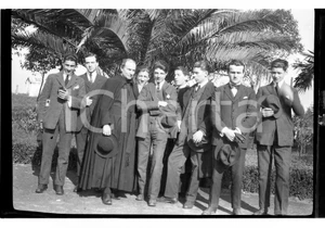 Fotografia d epoca originale 6x9cm NEGATIVO ORIGINALE  1921 ROMA Gruppo e sacerdote in visita alle catacombe 1