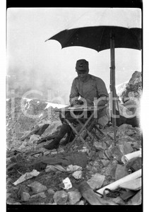 Fotografia d epoca originale 1926 MONTE BERTRAND CN Ufficiale all osservatorio 2 NEGATIVO ORIGINALE 1
