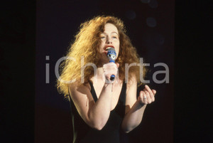 35mm vintage slide* 1990 SANREMO Sarah Jane MORRIS al Teatro Ariston (3)