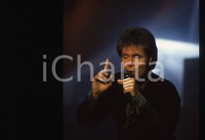 35mm vintage slide* 1989 SANREMO Cliff RICHARD sul palco del PALABARILLA (59)