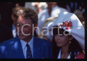 35mm vintage slide* 1990 RAMATUELLE Johnny HALLYDAY e Adeline BLONDIEAU Nozze 14