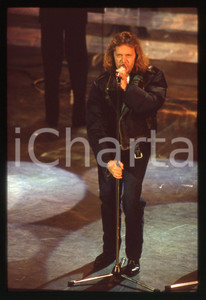 35mm vintage slide* 1991 SANREMO Umberto TOZZI sul palco del Teatro Ariston (13)