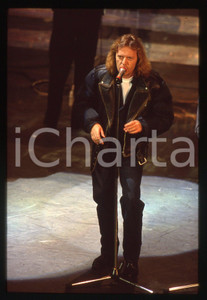 35mm vintage slide* 1991 SANREMO Umberto TOZZI sul palco del Teatro Ariston (5)