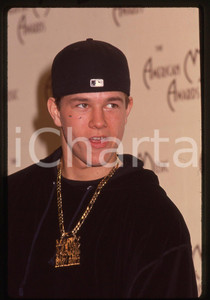 35mm vintage slide* 1992 LOS ANGELES - MARKY MARK Mark WAHLBERG agli AMA (2)