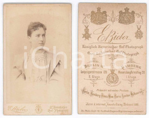 Fotografia d epoca originale 1880 ca GERMANY Portrait of a young lady Photo E. BIEBER CDV 1