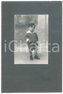 Fotografia d epoca originale 1915 ca MILANO Bambino in abito di velluto Foto G. B. GANZINI 18x26 cm 1