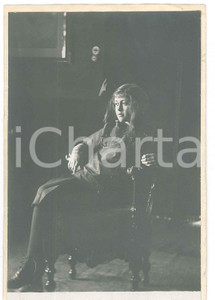Fotografia d epoca originale 1925 ca GERMANY Young girl in a checkered dress  Photo Ludwig NEHER 9x14 cm 1